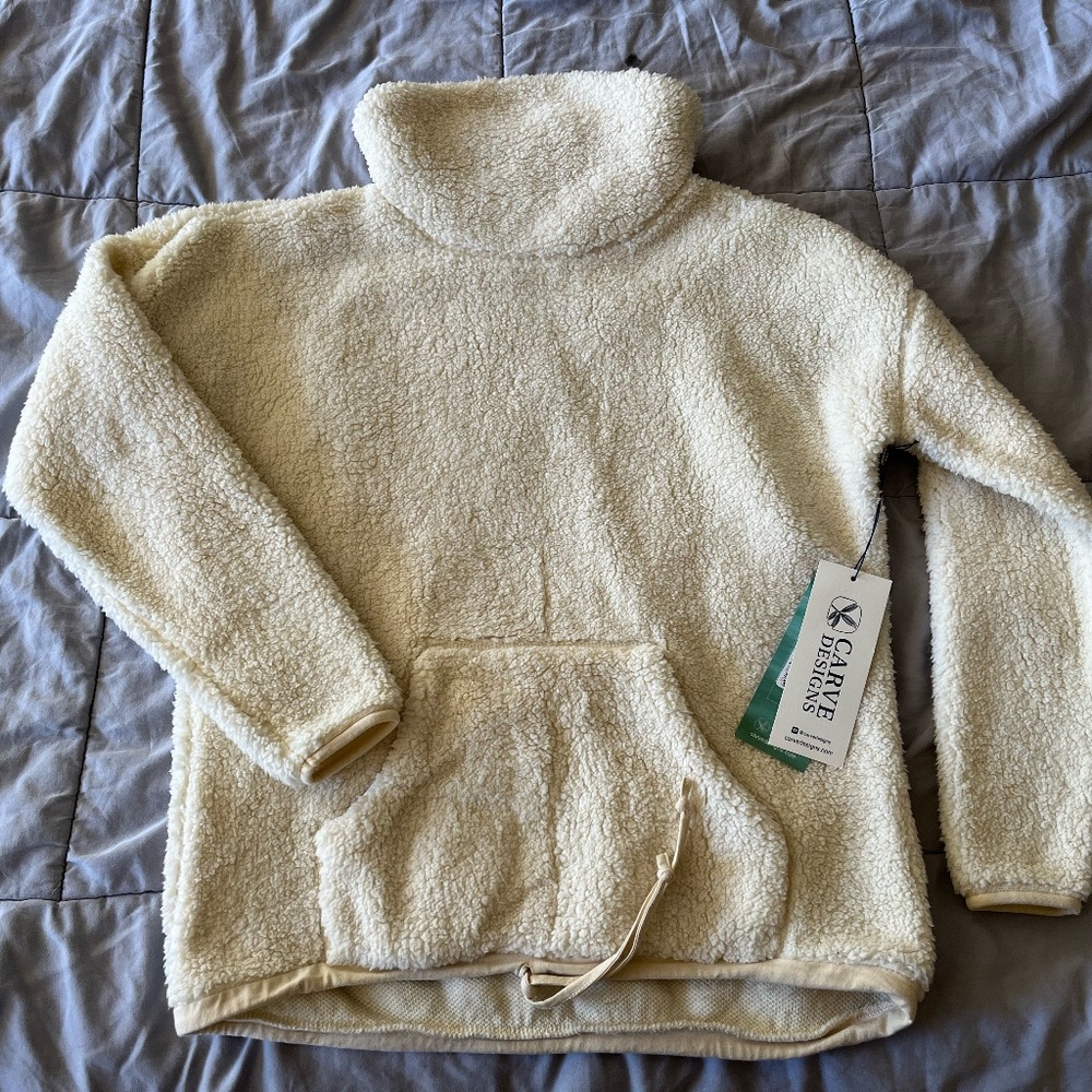 Carve Designs Fleece Sweater - TAGS ON! Size Small